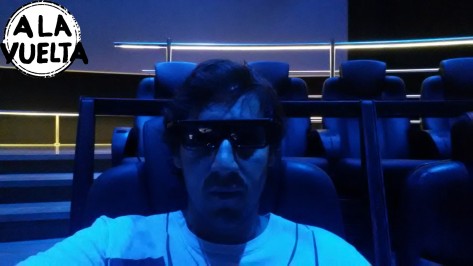 En un cine 3D, adentro de un museo...